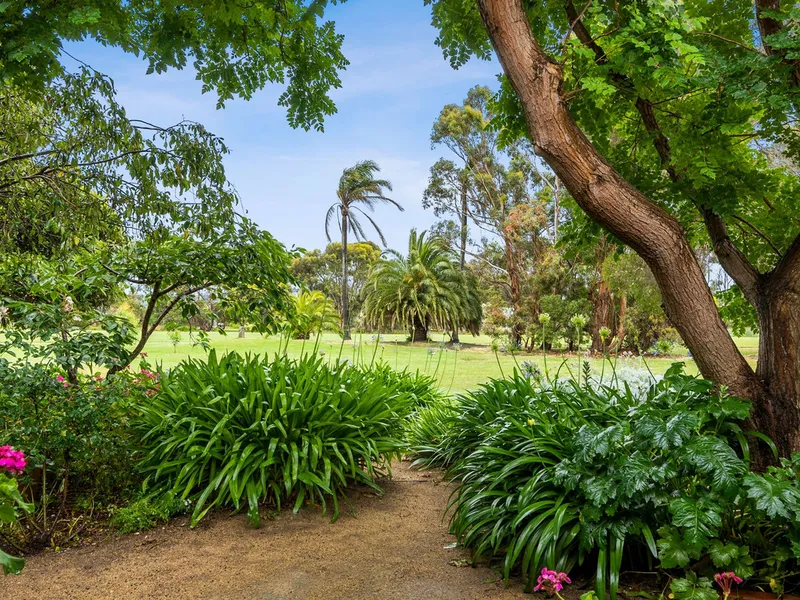 North-Facing Golf Course Frontage