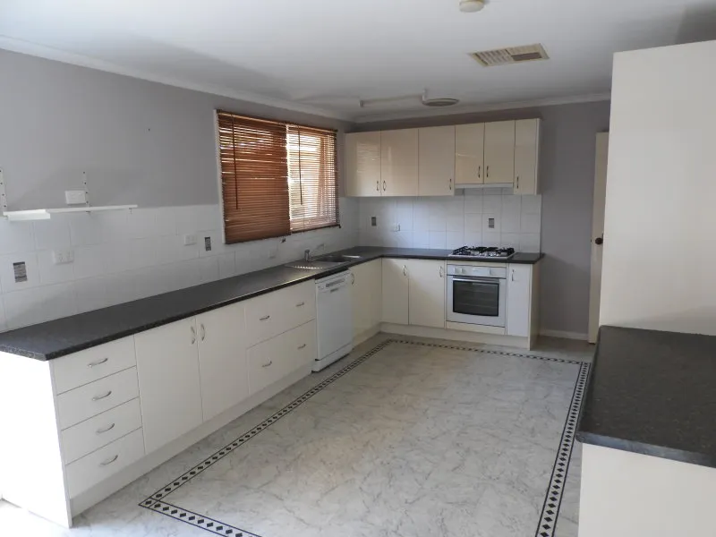 4 BEDROOM AND DOUBLE GARAGE
