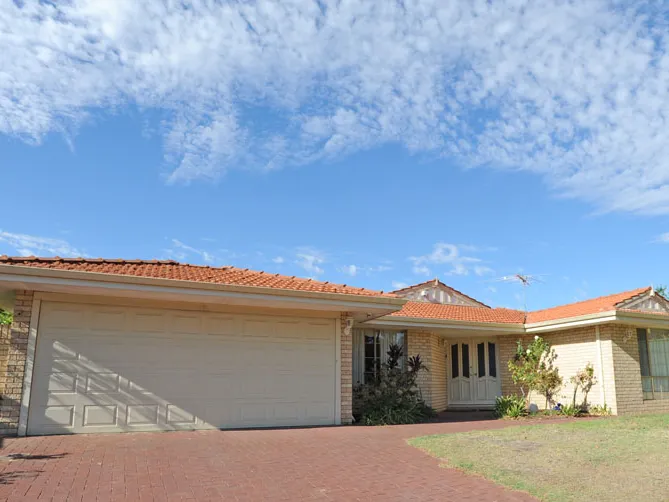 SPACIOUS FAMILY STYLE HOME IN GREAT LOCATION