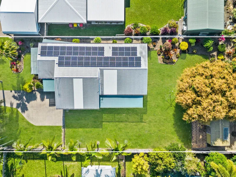 HUGE 840m2 LOT | PARKLAND BACKDROP & GREAT POTENTIAL!