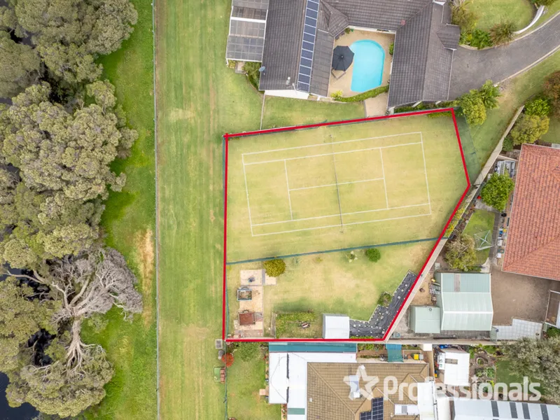 ONE OF THE BEST LOCATIONS, VIEWS LIFSTYLE NATURE AT ITS BEST