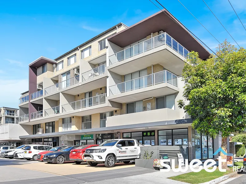 2Bed + 2Car with Private Courtyard