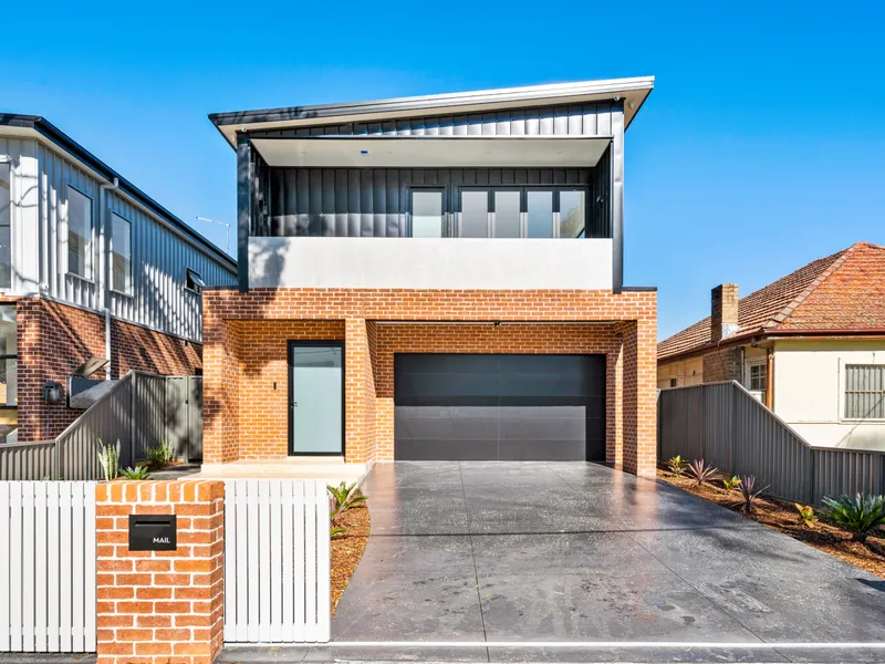 Contemporary, Luxurious Lifestyle - Architecturally Designed & Built