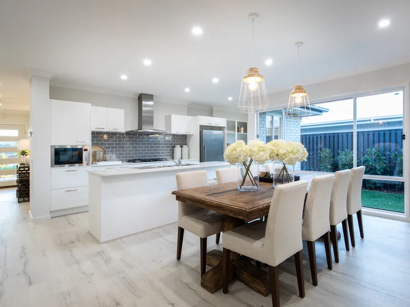 FAMILY HOME WITH POOL