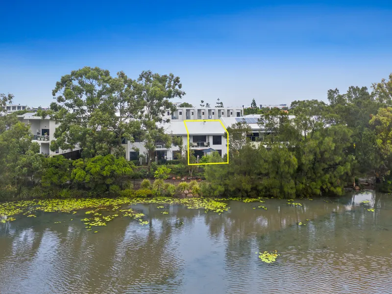 Lakeside Living With Breath-Taking Views!