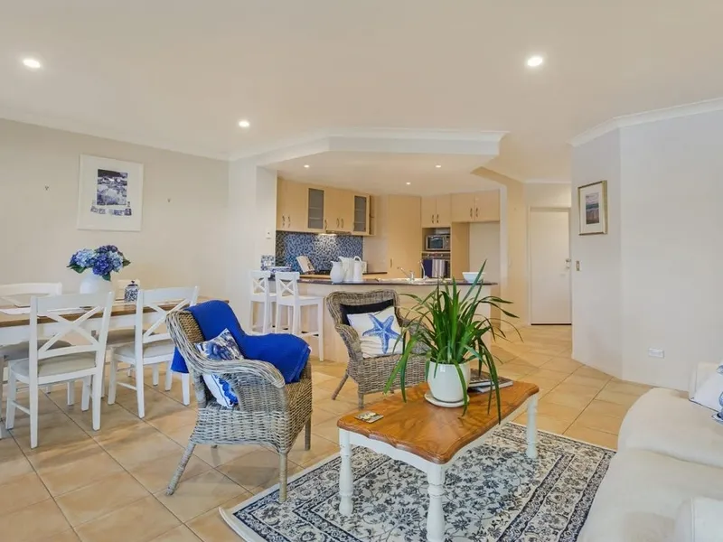 Best Value Contemporary Waterfront - Three Bedroom Plus Retreat/Study