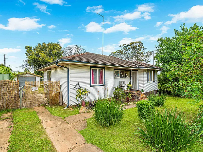 Renovators Delight - With Blue Mountains Views