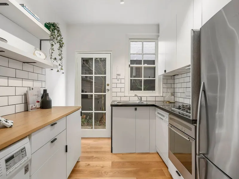 Ground Floor 1930s Apartment