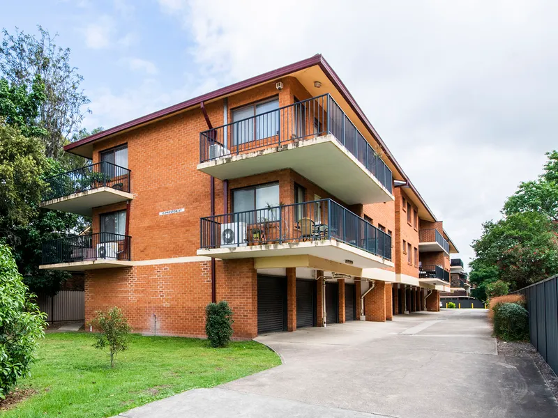 Top Floor & Perfect Location