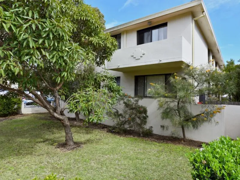 Three bedroom apartment in the heart of town