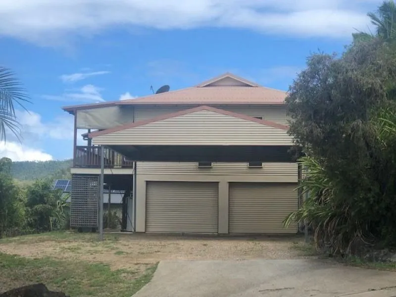 Large Home With Sea Views, Teenage Retreat And Large Man Cave