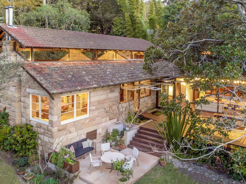 Original sandstone cottage + award-winning design