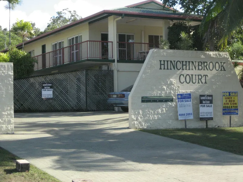 Ground floor 2 bedroom unit within easy walking...