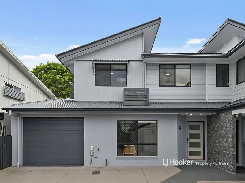 RENOVATED TOWNHOUSE IN COMPLEX OF ONLY 3