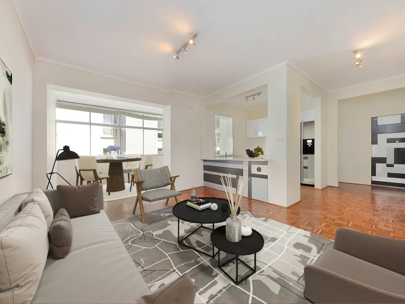 Modern apartment with huge lock-up-garage near border of Bondi & Rose Bay