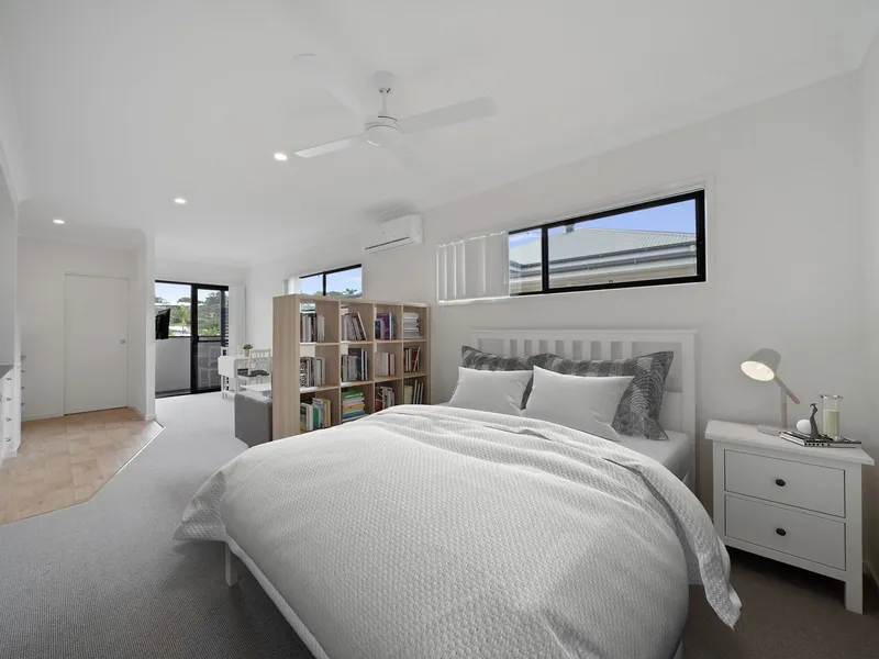 Near New Fully Furnished Upstairs Studio with garage available 16/4/21