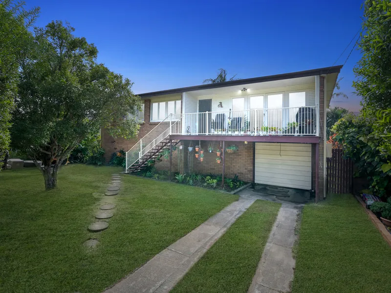 In the Heart of Redcliffe and just Two minutes to the Bay!