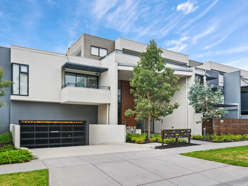 COMO RESIDENCES - 2 BEDROOM APARTMENT