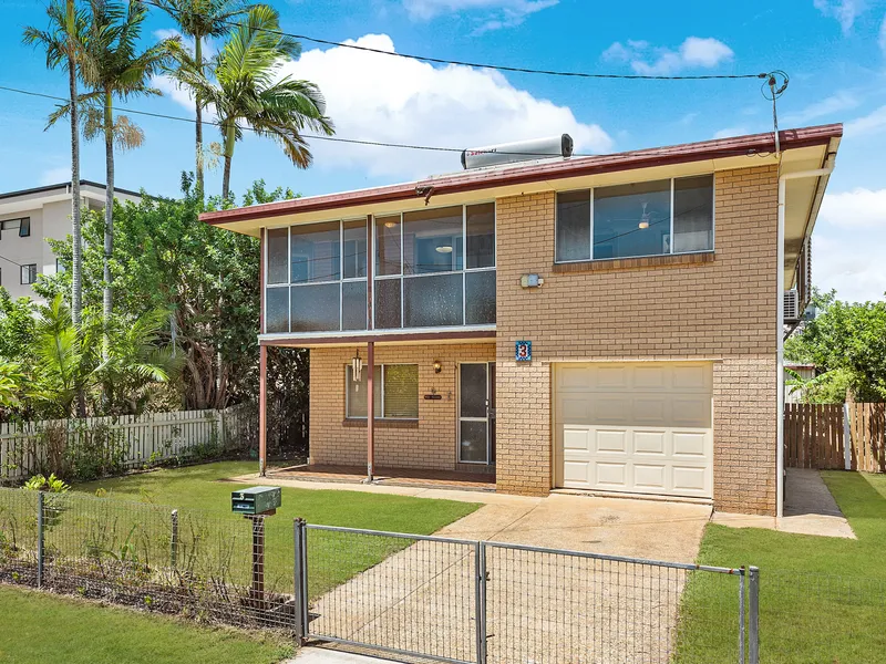 RENOVATERS FAMILY HOME CLOSE TO THE WATER