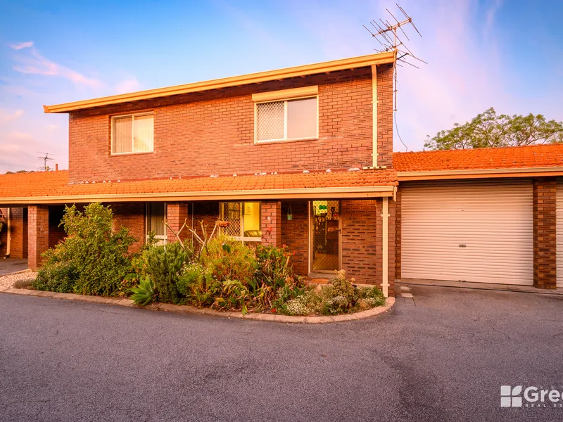 EASY LIVING, CONVENIENT LOCATION
