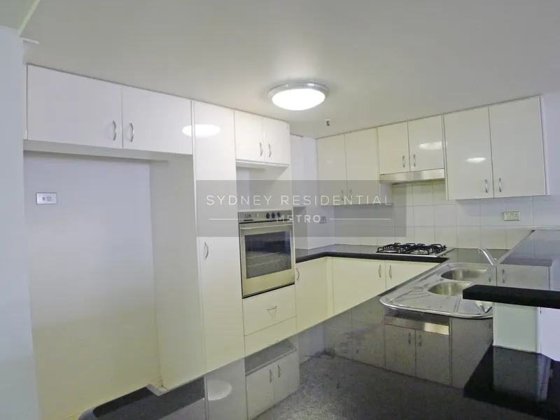 Well Presented 2 Bedrooms - Millennium tower