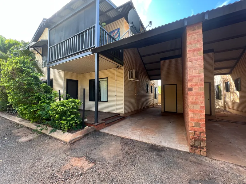 2 x 1 Modern apartment in Pandanus Complex