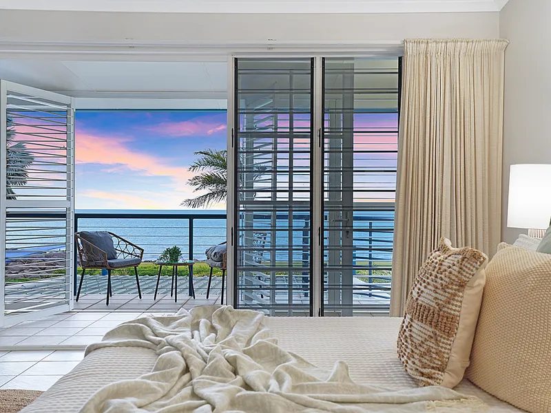 Luxury beachfront mezzanine townhouse with ocean views