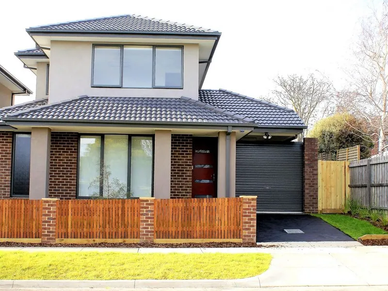 Spacious townhouse ready to move in!