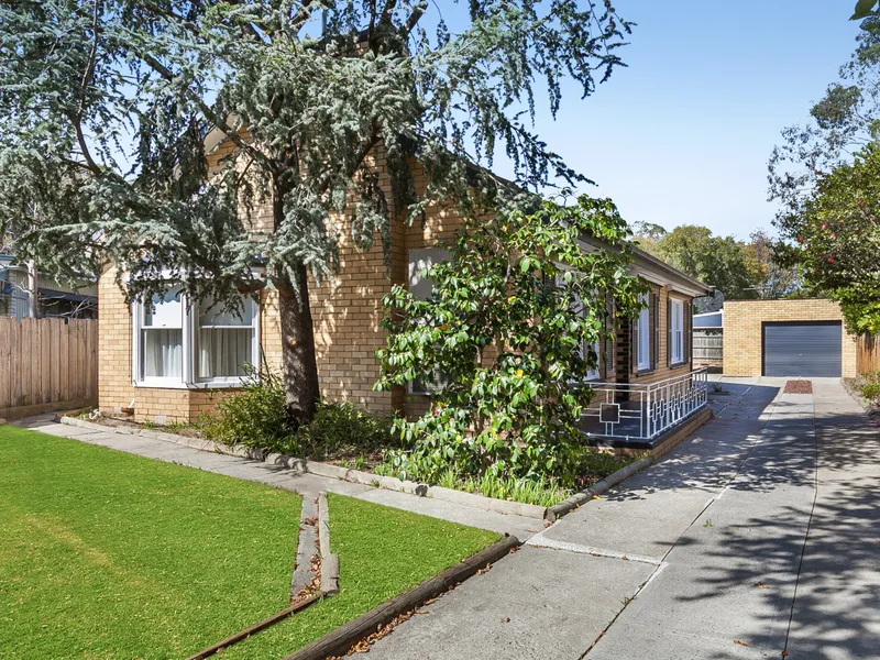 QUIET COURT LOCATION...