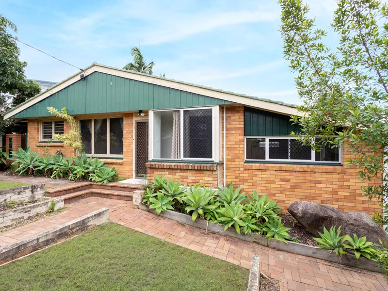 BLANK CANVAS ON A 728M2 BLOCK!