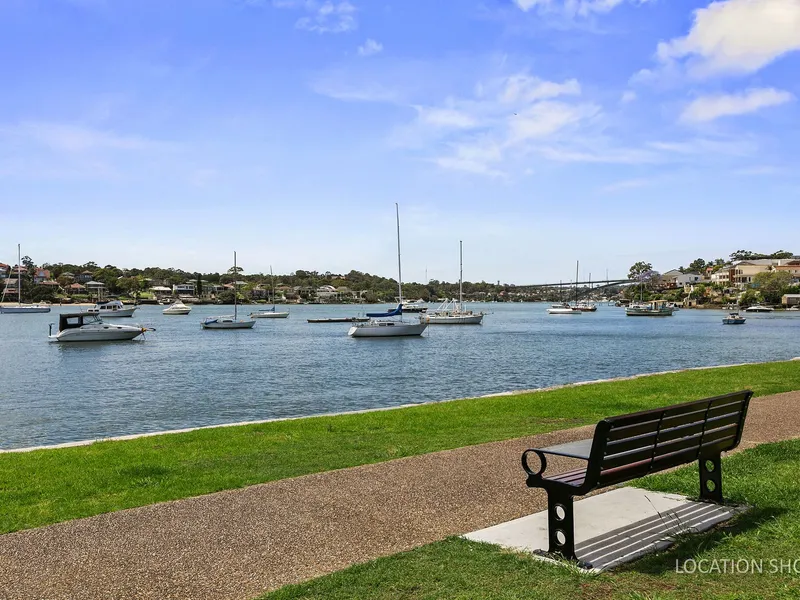 Stylish Top Floor Sanctuary in a Resort Style Complex