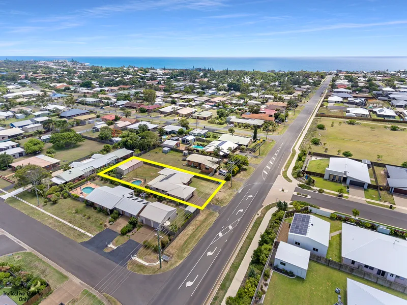Beachside Bargara - Four Bedroom with Pool Plus Huge Shed