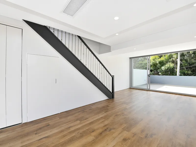 Renovated Luxury Split Level Apartment