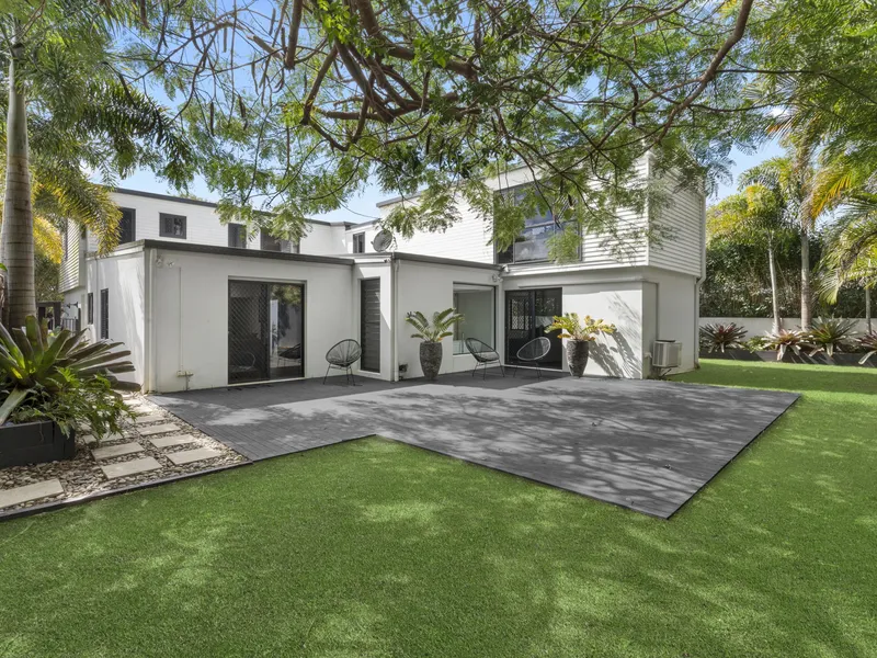 Prime Gold Coast location - Seize this brilliant opportunity!