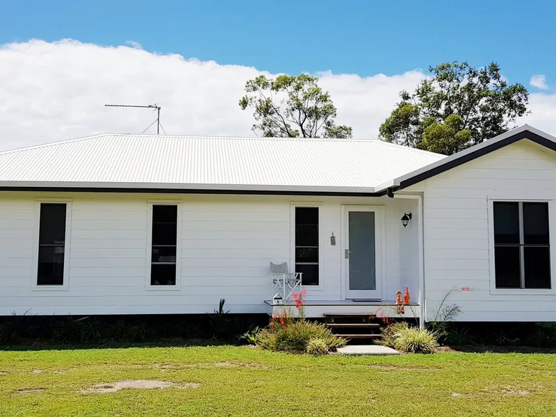 As new 3 bedroom beachside steel frame home in a quiet  close just 4 minutes walk to the beach