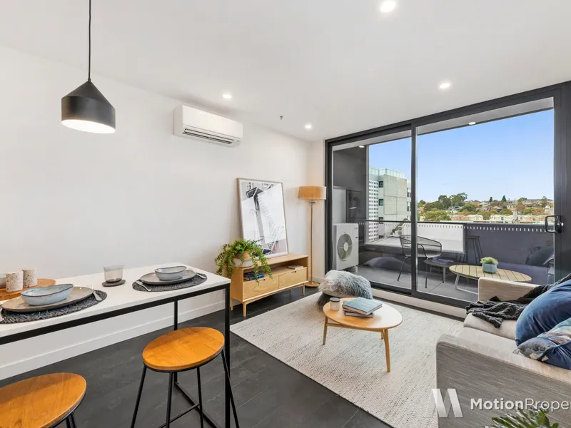 Spacious, Modern and Superbly Located