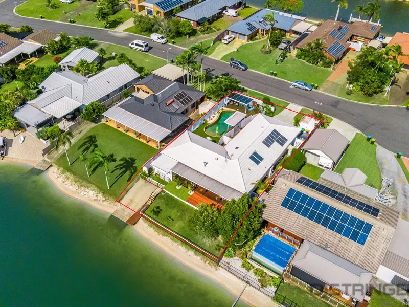 WATERFRONT FAMILY ENTERTAINER - enjoy the great outdoors'