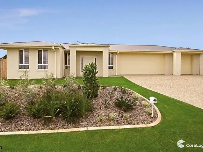 Beautiful home on large block on land 