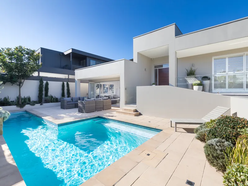 DEEP WATERFRONT - BAYSIDE LUXURY