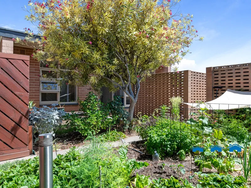 A Seaside Home Unit in Sought After Location