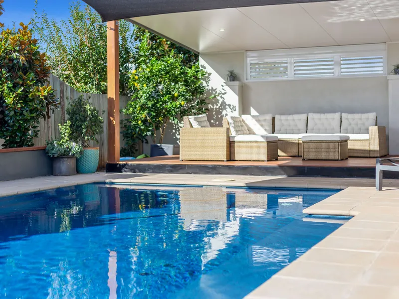 Family Friendly - 925sqm Allotment, Handy to the Golf Course