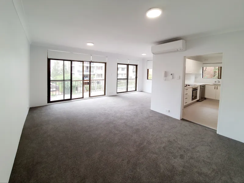 NEWLY RENOVATED, SUPER CONVENIENT LOCATION IN BONDI JUNCTION