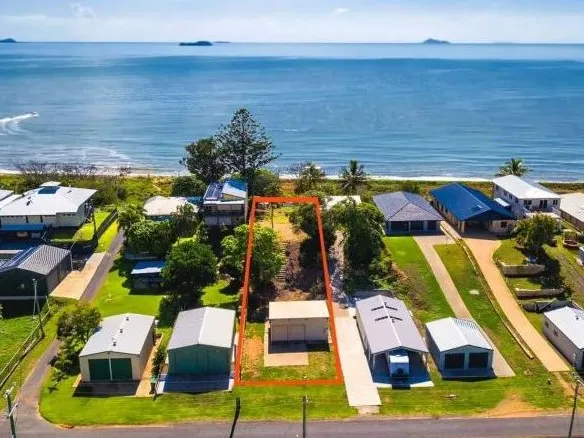 Beautiful Beachfront Block with Shed