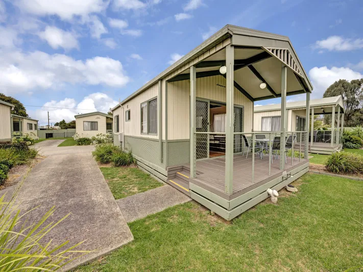 Modern cabin, great condition