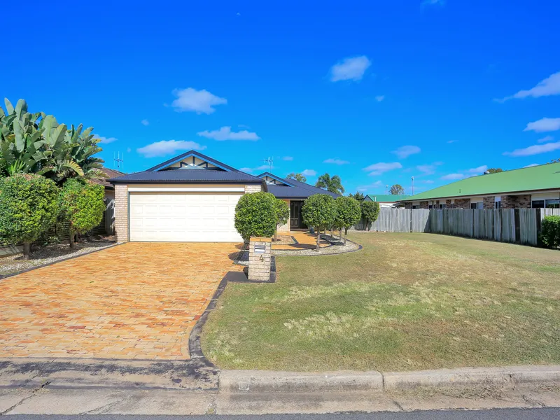 IMMACULATE BRICK HOME 5 MINS TO CBD