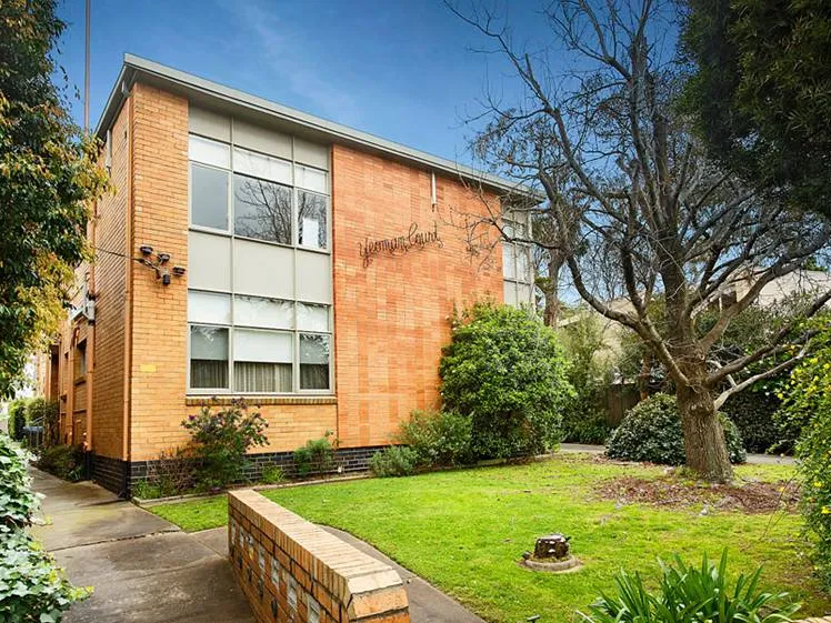 POSITION PERFECT APARTMENT