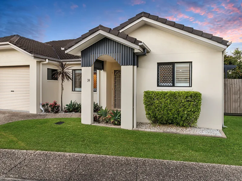 UNDER CONTRACT/ UNDER OFFER Enjoy the Good life Sinnamon Park $485,000 +