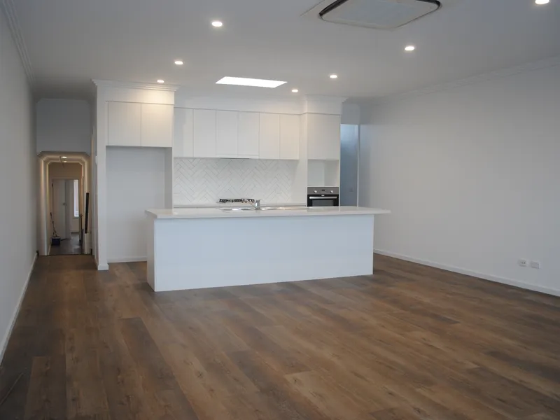 Spacious as new 2 BR & Study 