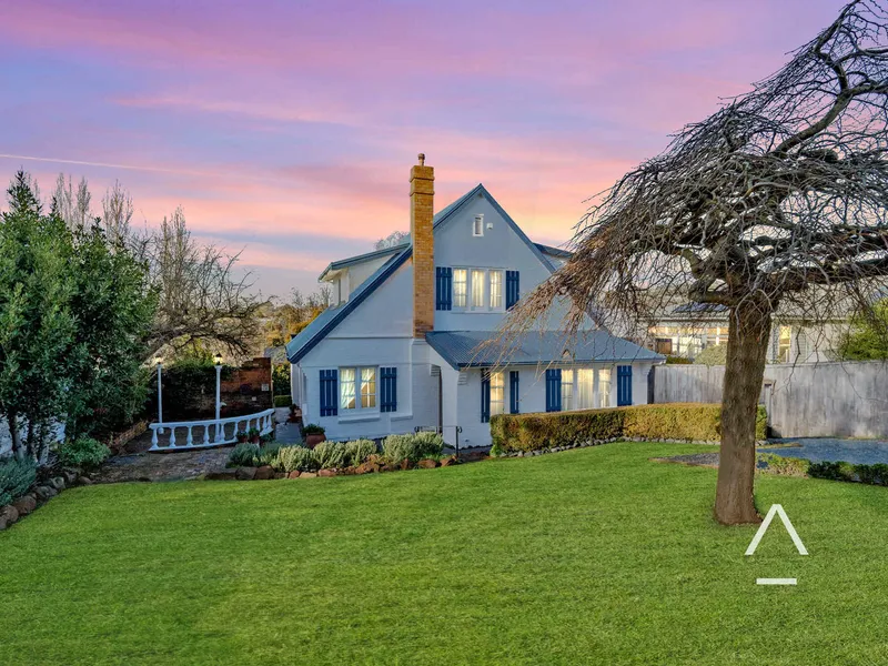 An English Style Cottage of Grand Proportions