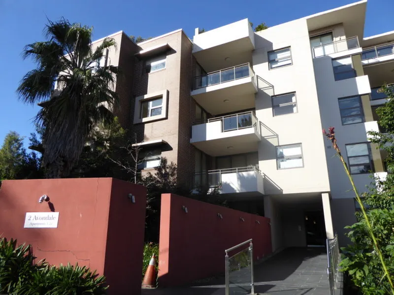 MODERN 2 BEDROOM APARTMENT - WALK TO PYMBLE STATION